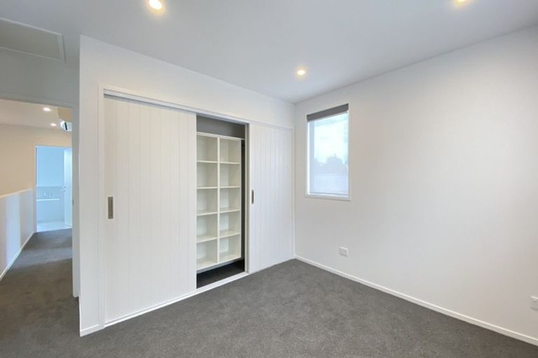 Photo of property in 17b Cessna Crescent, Mangere, Auckland, 2022