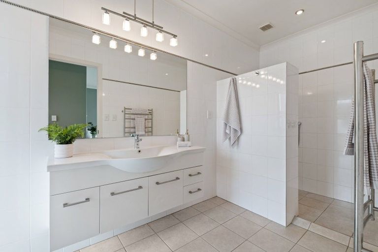 Photo of property in 36 Great West Road, Matipo Heights, Rotorua, 3015