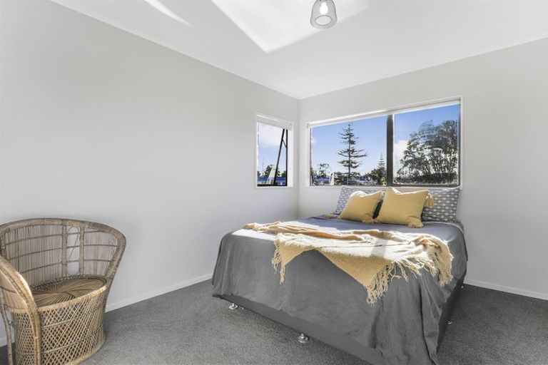 Photo of property in 17 Rhonda Place, Opaheke, Papakura, 2113