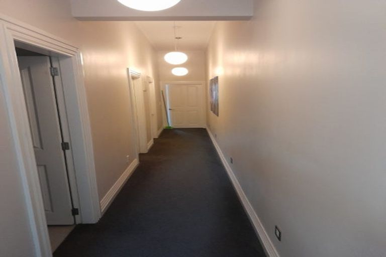 Photo of property in 48-50 Porritt Avenue, Mount Victoria, Wellington, 6011