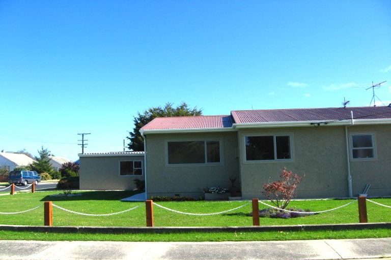 Photo of property in 1 Dunbar Place, Mosgiel, 9024