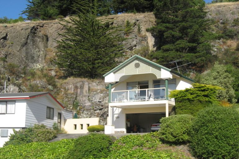 Photo of property in 132 Mccormacks Bay Road, Redcliffs, Christchurch, 8081