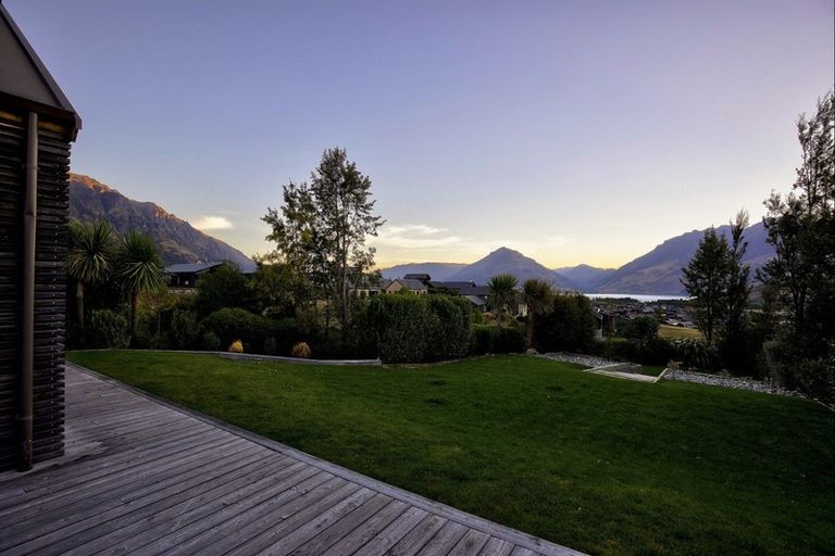 Photo of property in 16 Mckellar Drive, Jacks Point, Queenstown, 9371