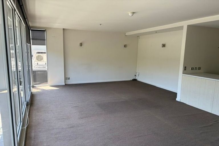 Photo of property in Montreaux, 164 The Terrace, Wellington Central, Wellington, 6011