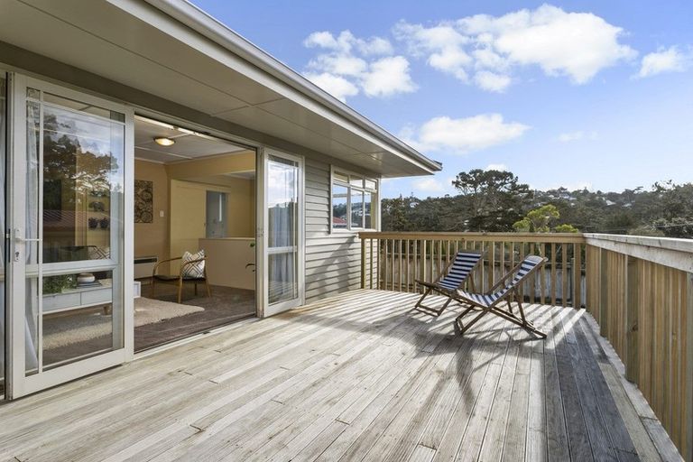 Photo of property in 1/50 Kaipatiki Road, Glenfield, Auckland, 0629