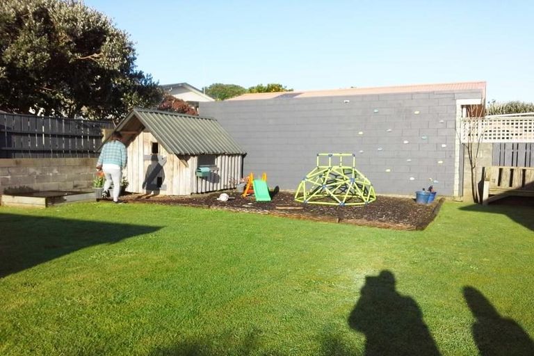 Photo of property in 11 Culzean Grove, Bell Block, New Plymouth, 4312