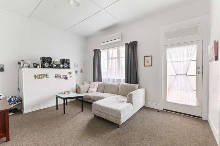 Photo of property in 4 Preston Street, Eltham, 4322