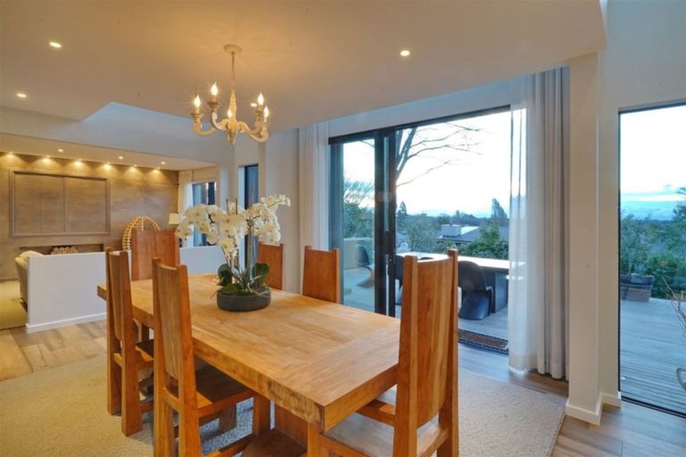 Photo of property in 14a Dyers Pass Road, Cashmere, Christchurch, 8022