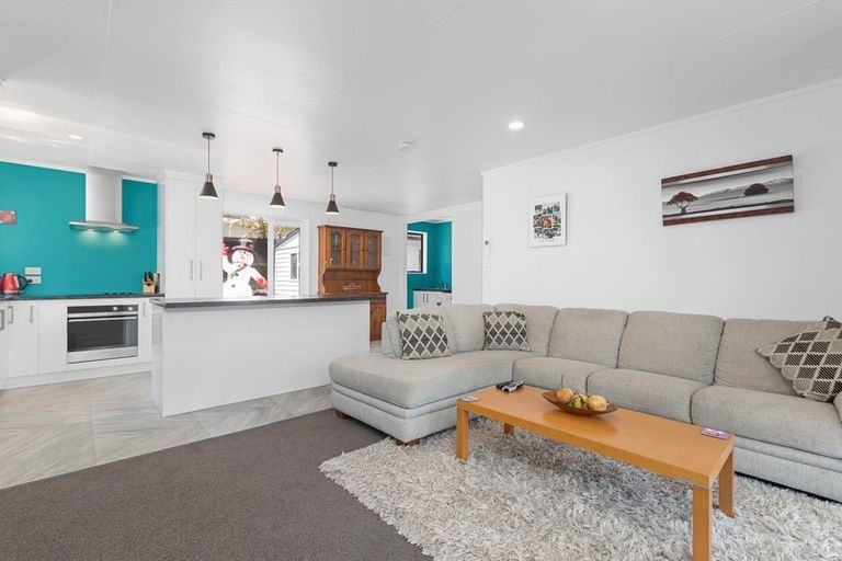 Photo of property in 6a Pokapu Place, Bethlehem, Tauranga, 3110