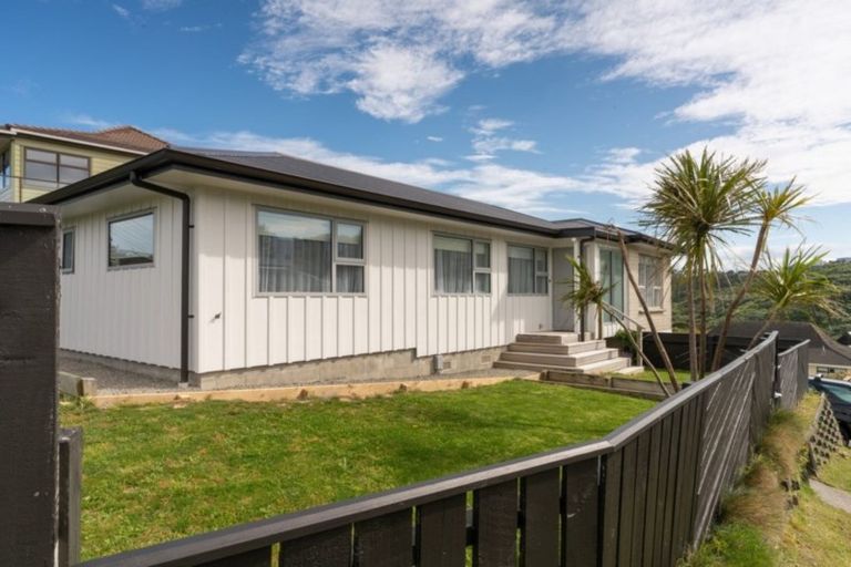 Photo of property in 1 Twomey Grove, Houghton Bay, Wellington, 6023