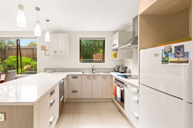 Photo of property in 16a Wharf Road, Te Atatu Peninsula, Auckland, 0610