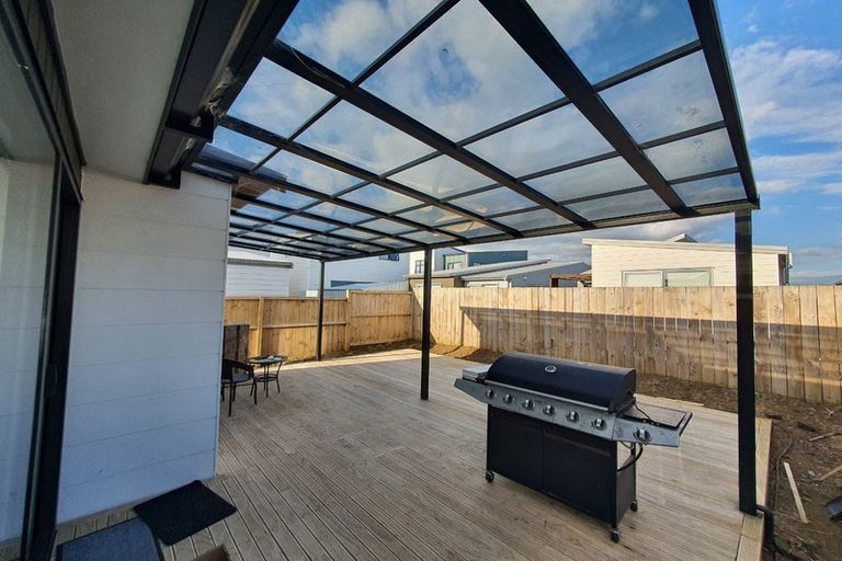 Photo of property in 28 John Gray Street, Papakura, 2110