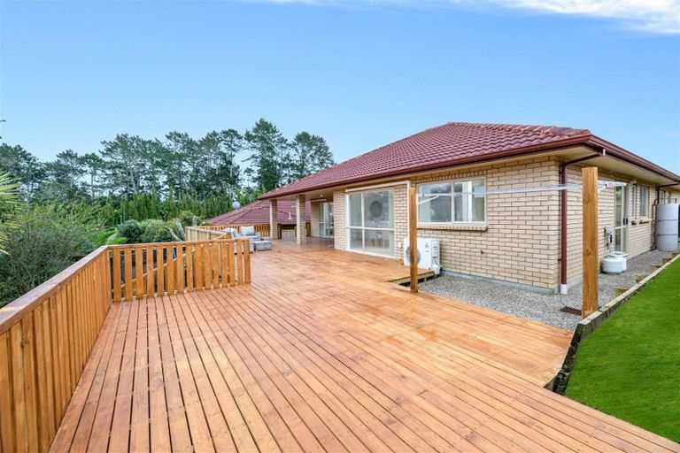 Photo of property in 16 Brookwood Drive, Henderson, Auckland, 0612