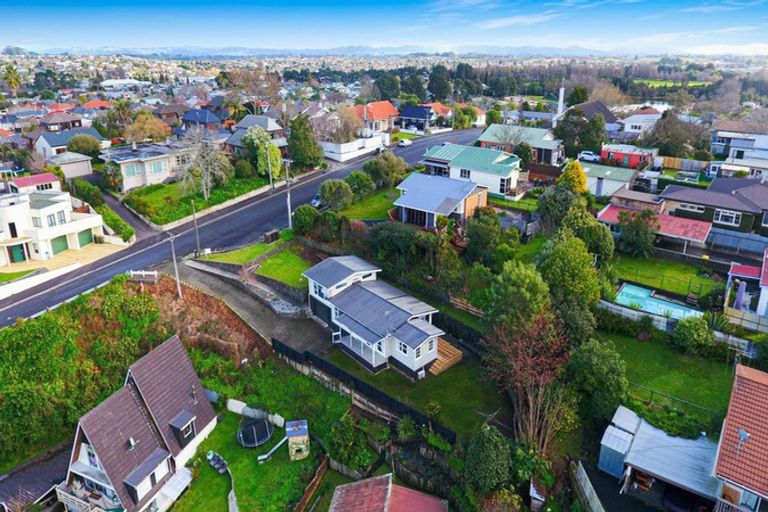 Photo of property in 30 Carey Street, Maeroa, Hamilton, 3200