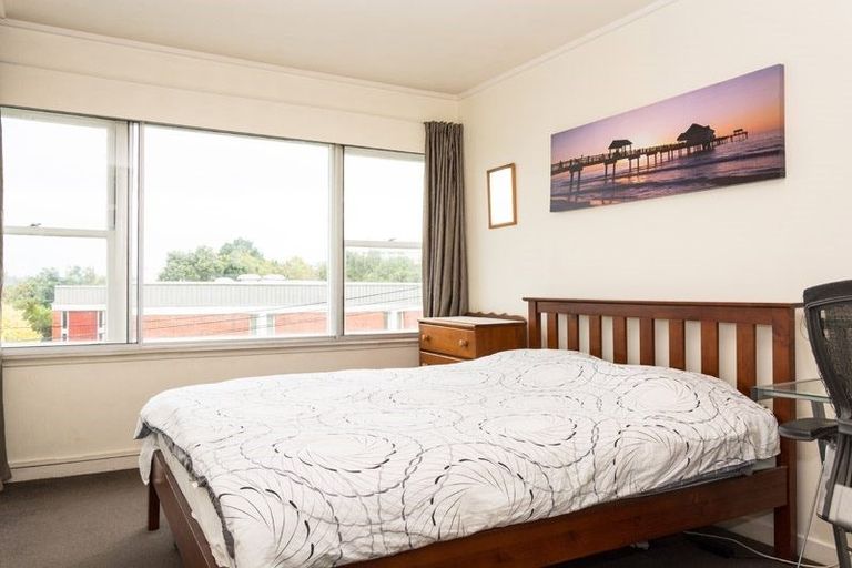 Photo of property in Newman Court Apartments, 2 Newman Terrace, Thorndon, Wellington, 6011