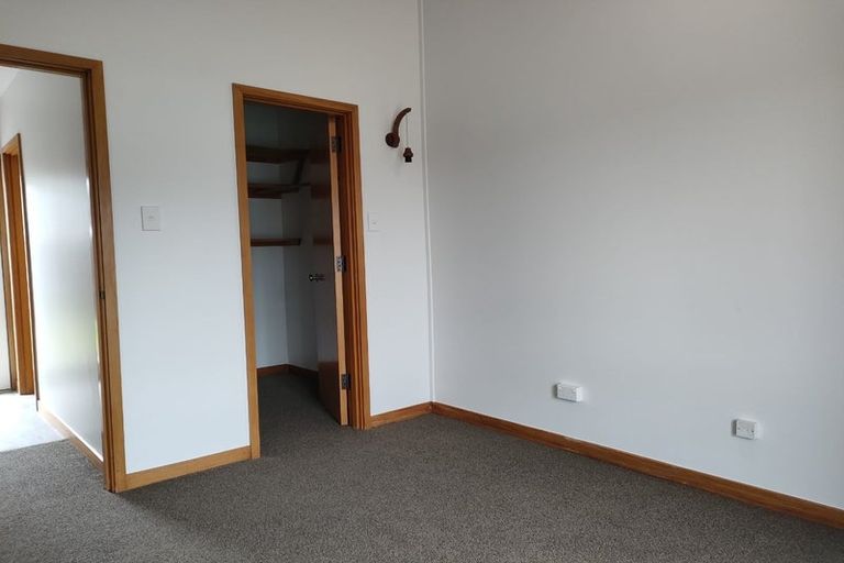 Photo of property in 1 Raekura Place, Redcliffs, Christchurch, 8081