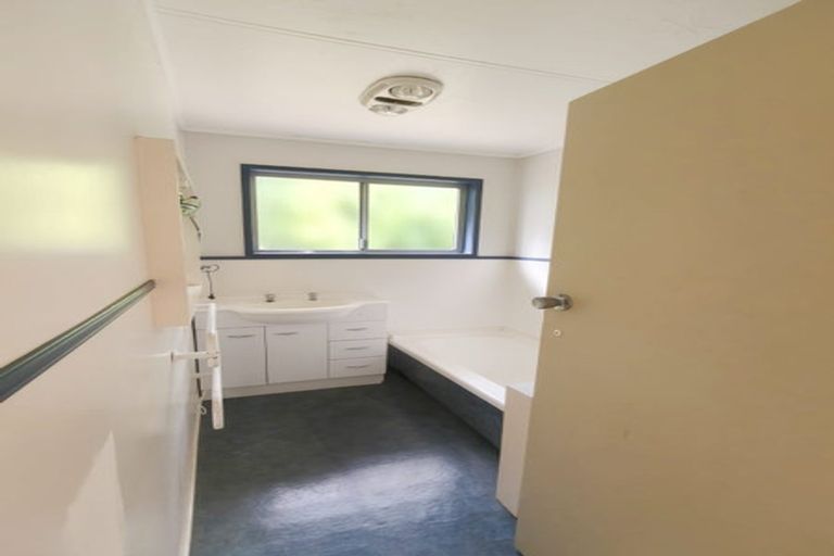 Photo of property in 37 Seon Place, Birkdale, Auckland, 0626