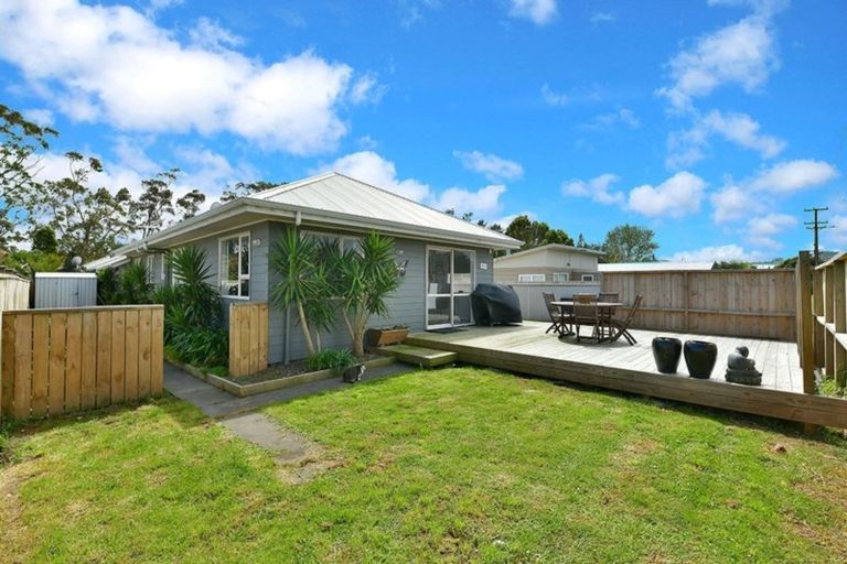 Photo of property in 19 Parakai Avenue, Parakai, 0830