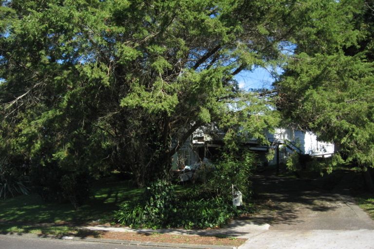 Photo of property in 4 Paulange Place, Pakuranga Heights, Auckland, 2010