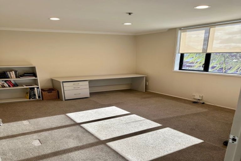 Photo of property in 4a/173 Hurstmere Road, Takapuna, Auckland, 0622