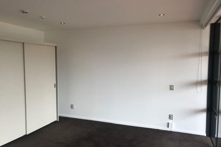 Photo of property in 202/7 Humber Street, Pandora, Napier, 4110