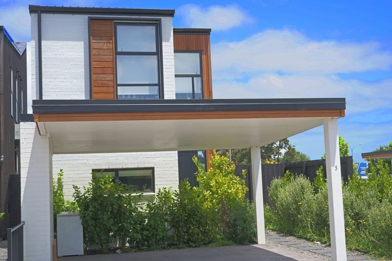 Photo of property in 5 Battalion Drive, Papakura, 2110