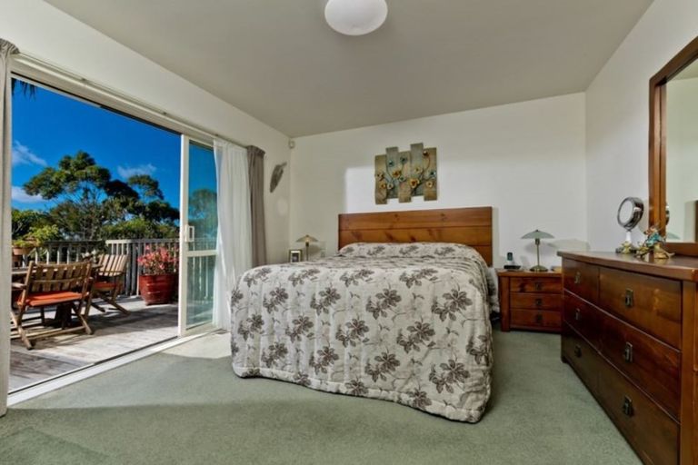 Photo of property in 133 Awaroa Road, Sunnyvale, Auckland, 0612