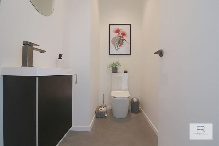 Photo of property in 4 Tapuwae Way, Mangere Bridge, Auckland, 2022