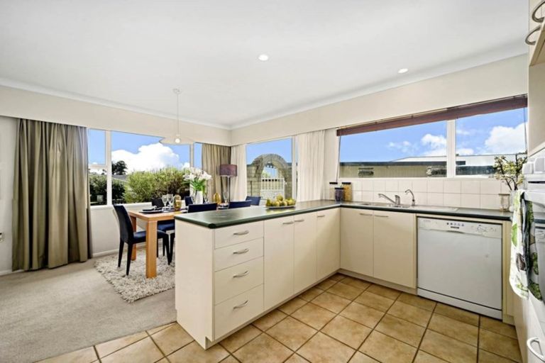 Photo of property in 8 Lakeside Drive, Pahurehure, Papakura, 2113