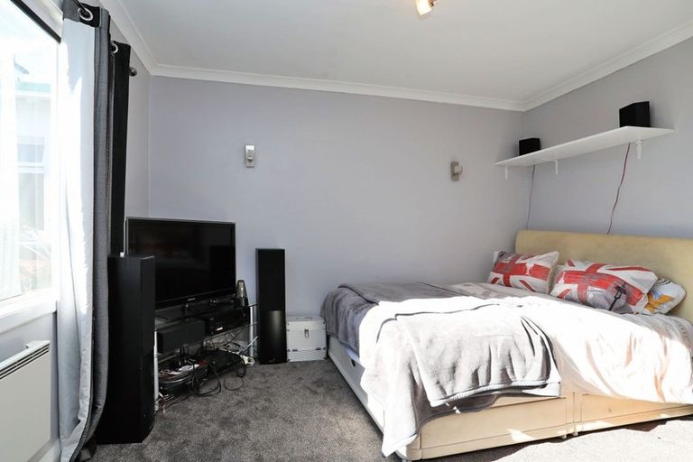 Photo of property in 33 Mary Street, Winton, 9720