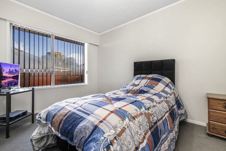 Photo of property in 13 Waimai Avenue, Weymouth, Auckland, 2103