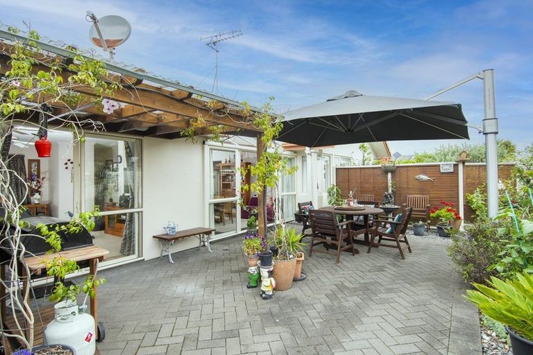 Photo of property in 28 Calypso Drive, Papamoa Beach, Papamoa, 3118