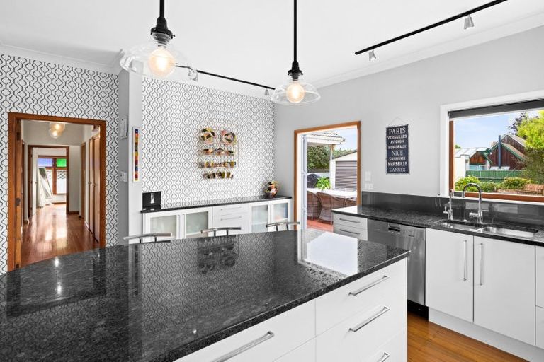 Photo of property in 52 Auckland Road, Greenmeadows, Napier, 4112