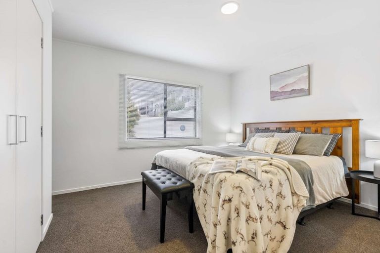 Photo of property in 2/181 Rangatira Road, Beach Haven, Auckland, 0626