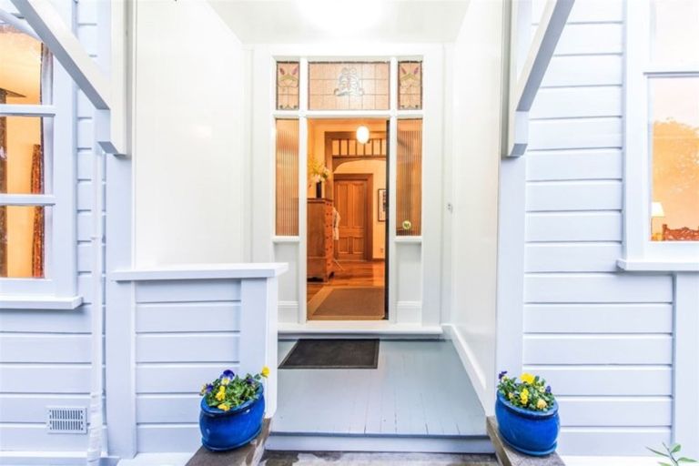 Photo of property in 24 Examiner Street, Nelson, 7010