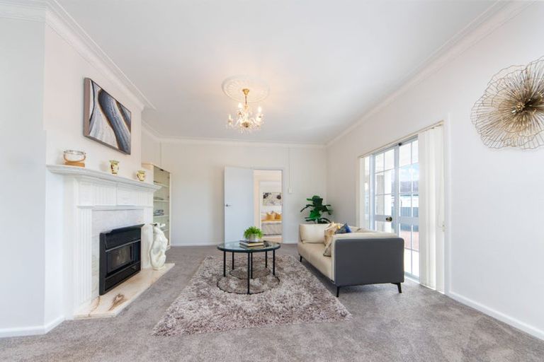 Photo of property in 5 Pohutukawa Road, Whenuapai, Auckland, 0618