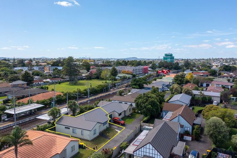 Photo of property in 29 Neta Grove, Henderson, Auckland, 0612