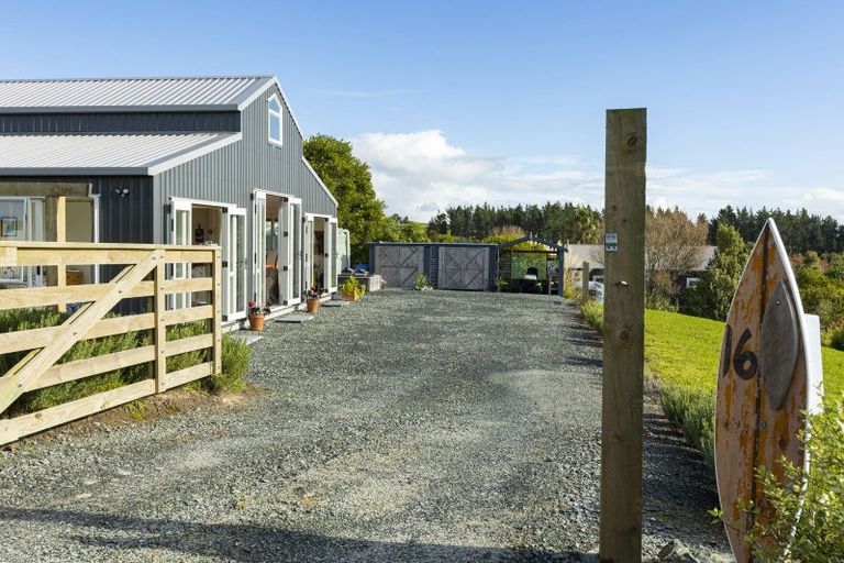 Photo of property in 16 Taipa View Road, Taipa, 0483