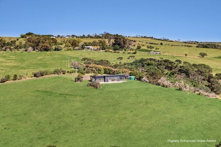 Photo of property in 3143 South Head Road, South Head, Helensville, 0874