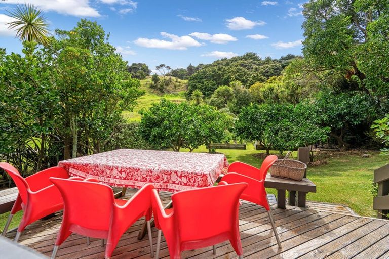 Photo of property in 2003 Whangarei Heads Road, Whangarei Heads, Whangarei, 0174