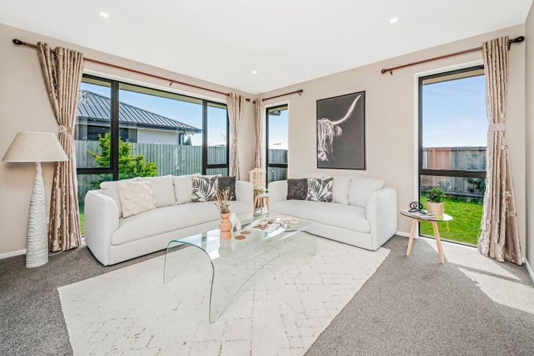 Photo of property in 17 Exeter Lane, Rolleston, 7614