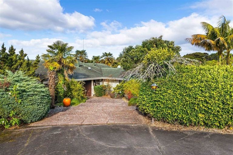 Photo of property in 185 Red Hills Road, Massey, Henderson, 0782