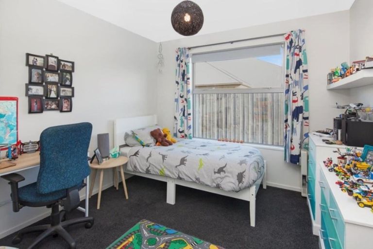 Photo of property in 9 Foresters Crescent, Parklands, Christchurch, 8083