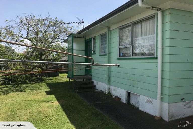 Photo of property in 2/1 Matua Place, Clendon Park, Auckland, 2103