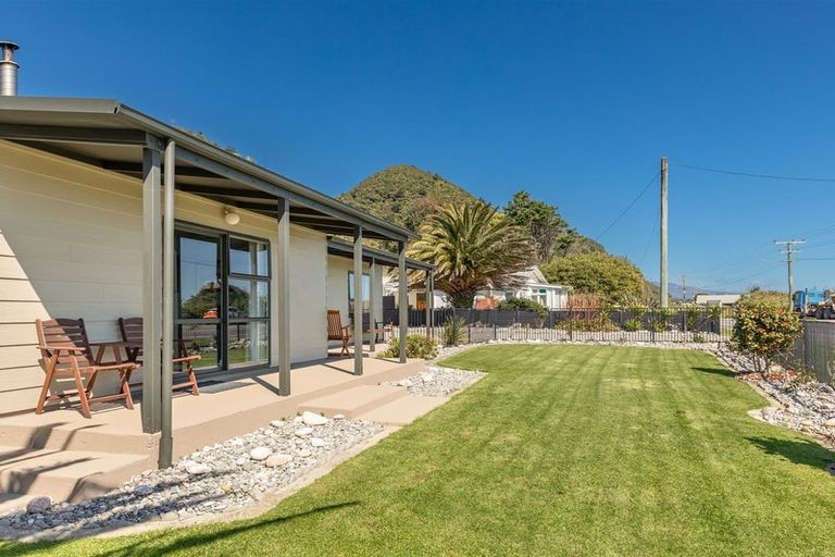 Photo of property in 166a Torea Street, Granity, 7823