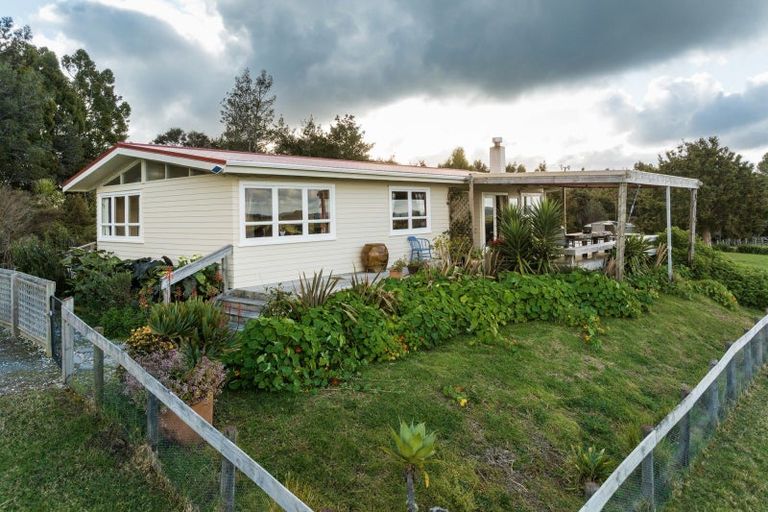 Photo of property in 150 Bartlett Road, Waiotira, 0193