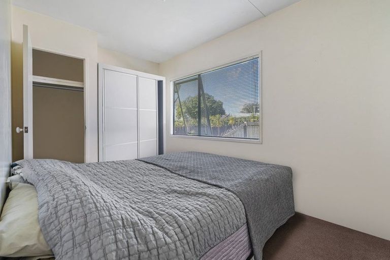 Photo of property in 10a Holman Road, Te Atatu Peninsula, Auckland, 0610