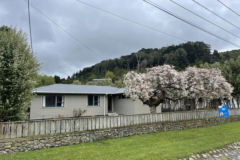 Photo of property in 22 Renall Street, Featherston, 5710