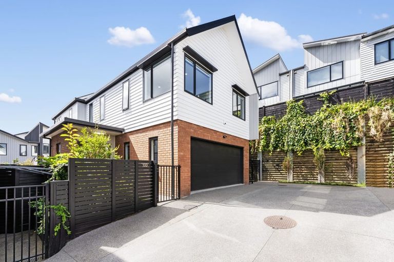 Photo of property in 10d Windlass Street, Long Bay, Auckland, 0630