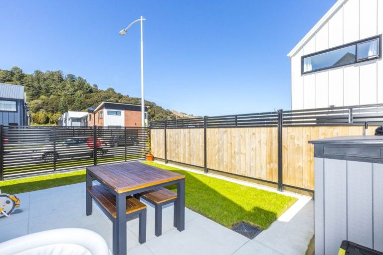 Photo of property in 1 Raeble Walkington Lane, Wallaceville, Upper Hutt, 5018